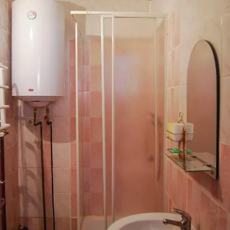 Hotel Cheres Yablunytsya